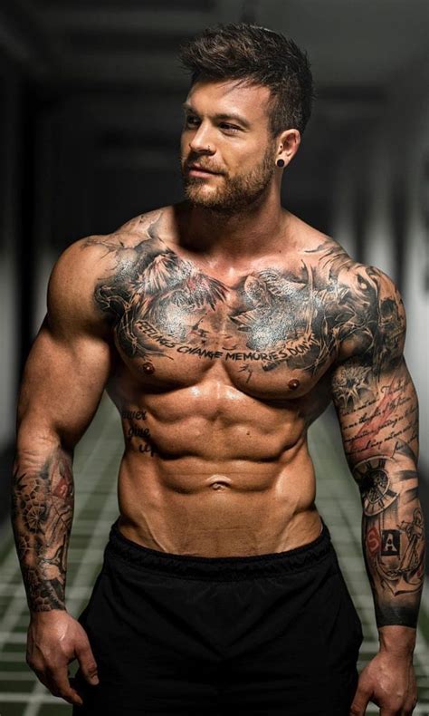 hombres tatuados desnudos|Hombre Masculino Tatuado